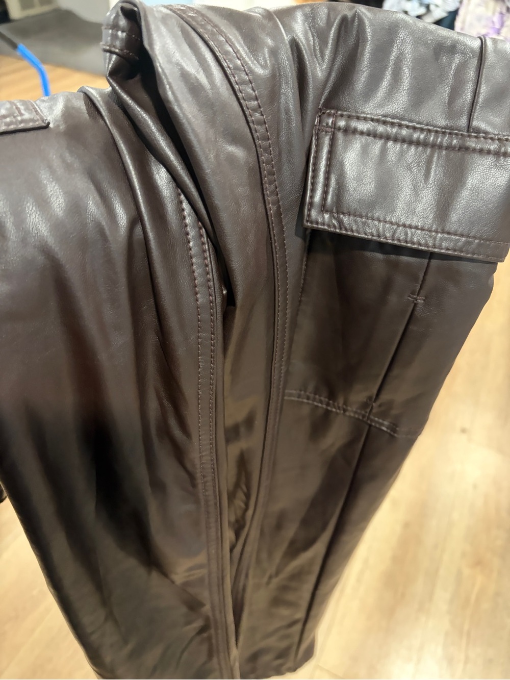 American Eagle Faux Leather Cargo Pants Brown High Rise Stretch Size 2 - Picture 8 of 8